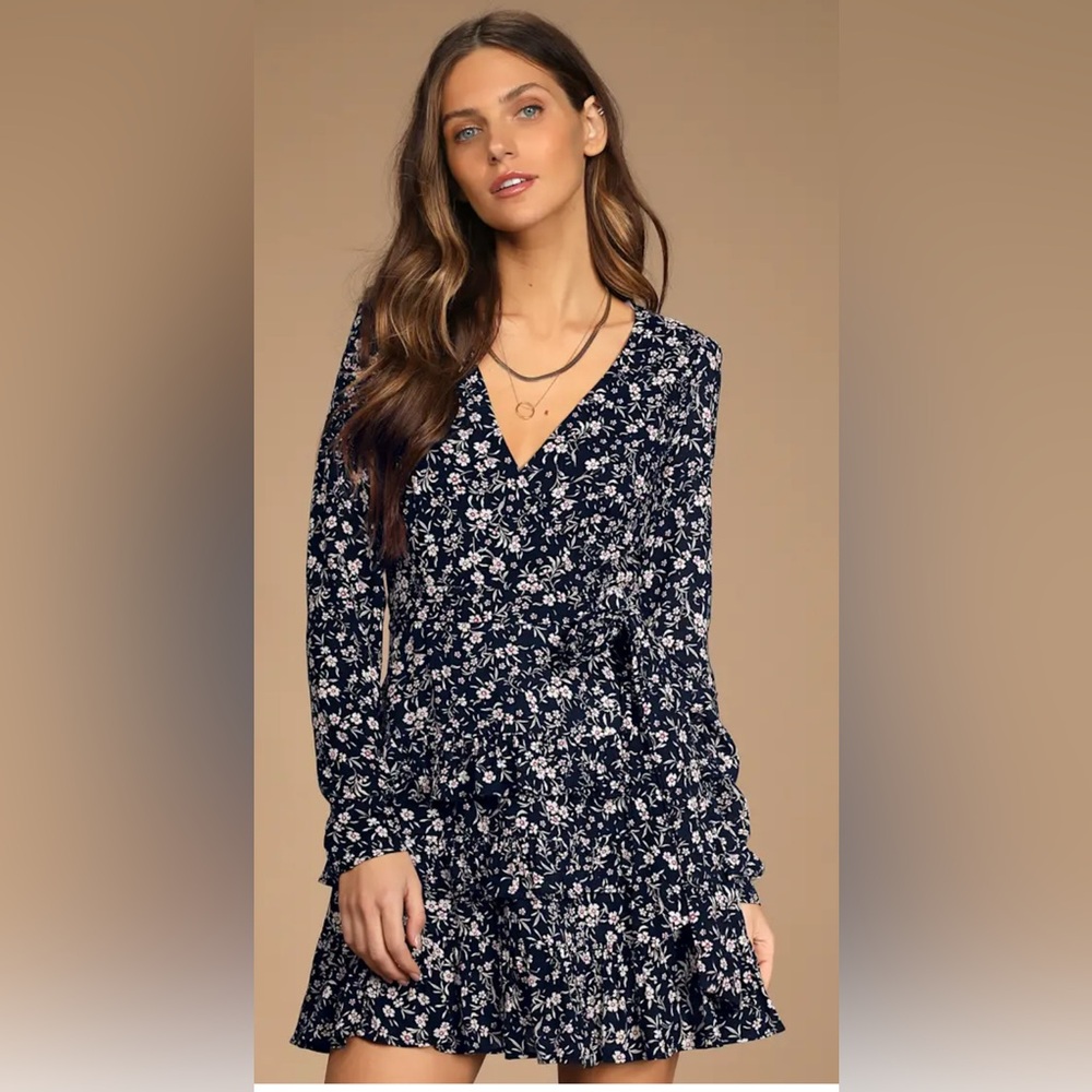 New NWT Lulus Cute and Curated Navy Blue Floral Print Tiered Mini Dress